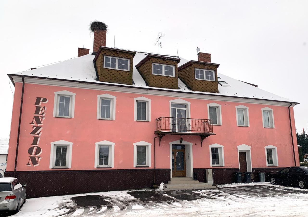 Penzion Mlynicky Dvur Cervena Voda Exterior photo